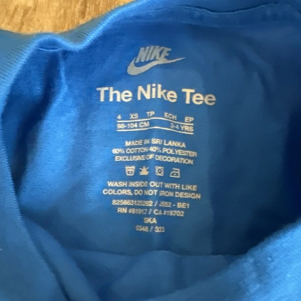Nike Boys THE‎ NIKE TEE Graphic Logo SS Blue Size XS (4) Sports School NEW